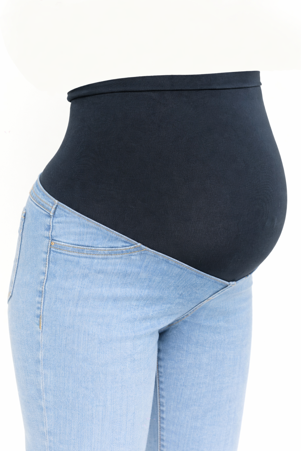 1822 DENIM Roll Cuff Straight Leg Jean in Odelle