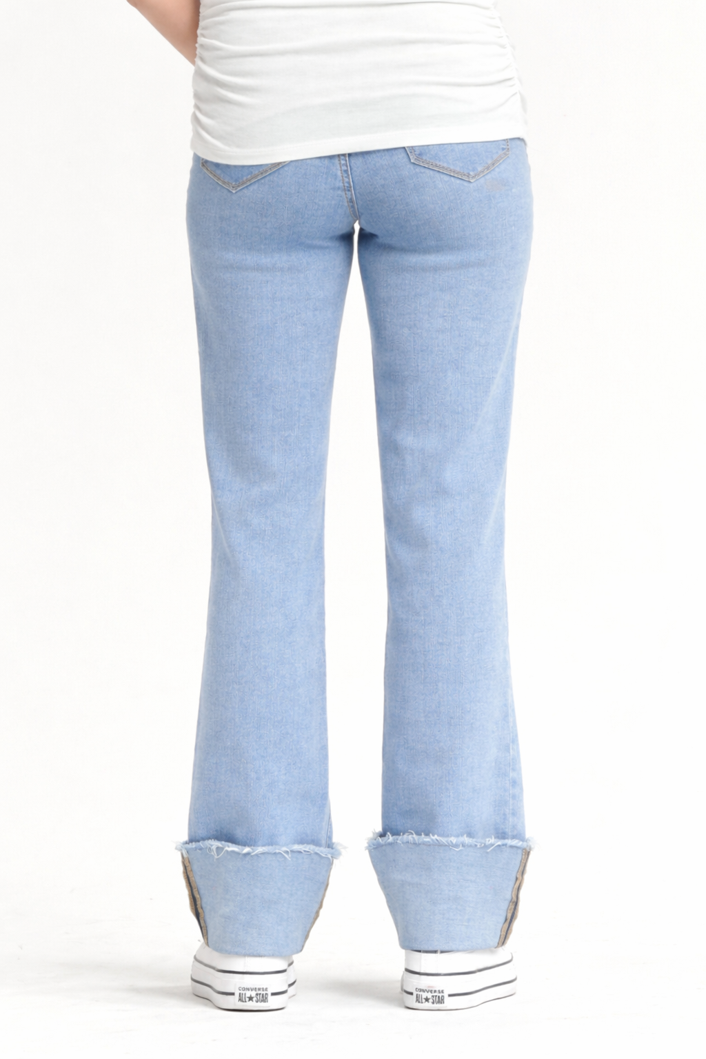 1822 DENIM Roll Cuff Straight Leg Jean in Odelle
