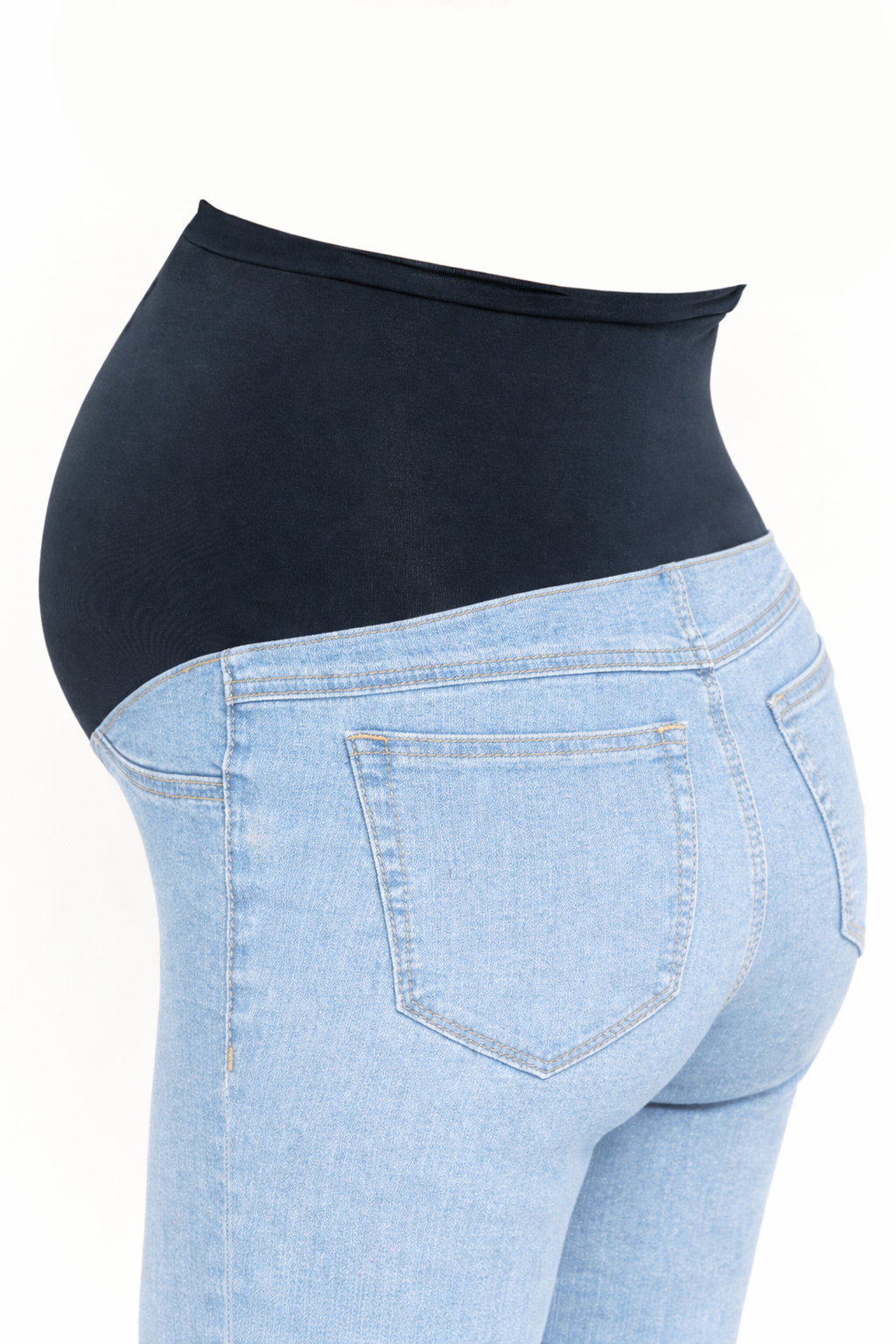 1822 DENIM Roll Cuff Straight Leg Jean in Odelle