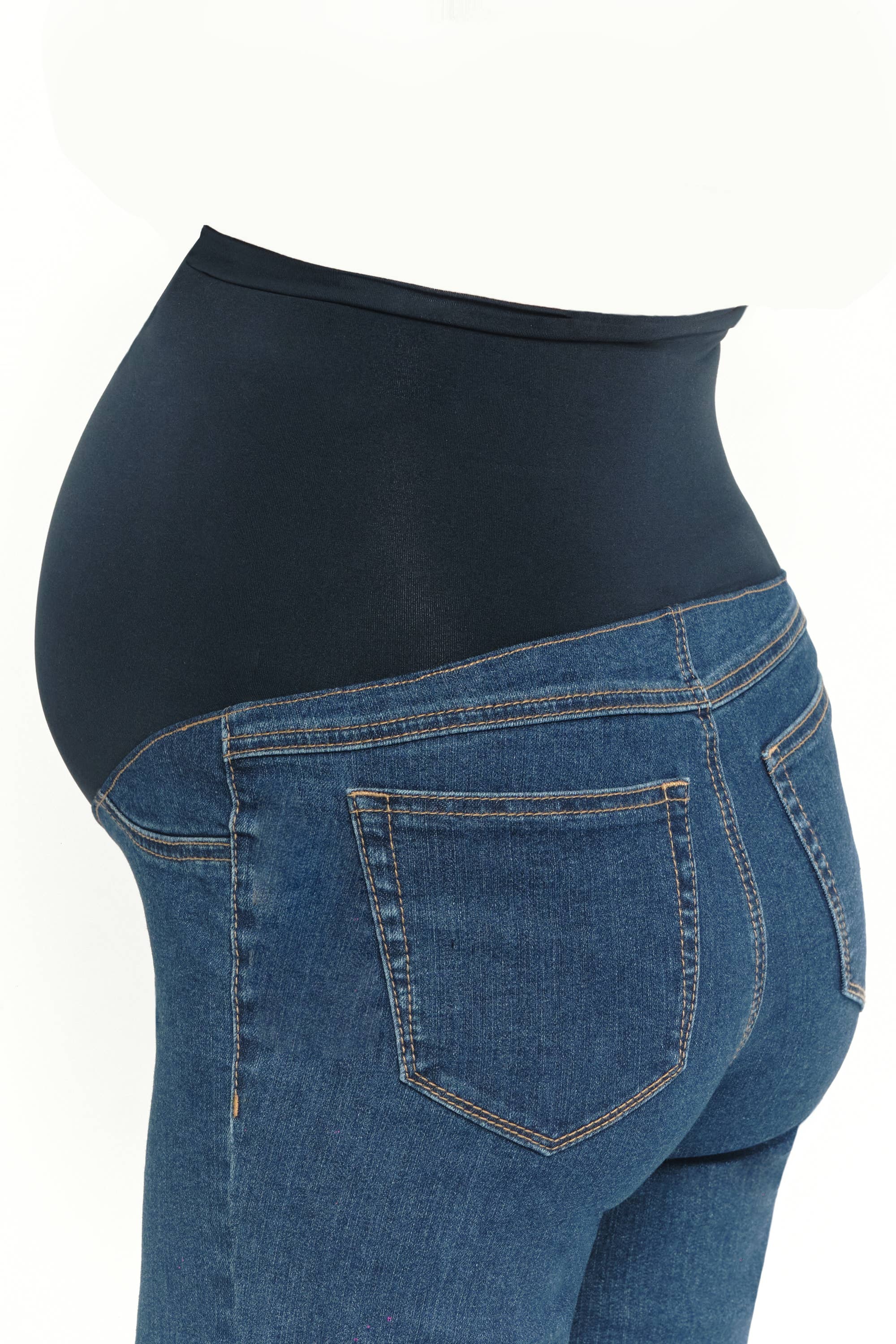 1822 DENIM Roll Cuff Straight Leg Jean in Levi