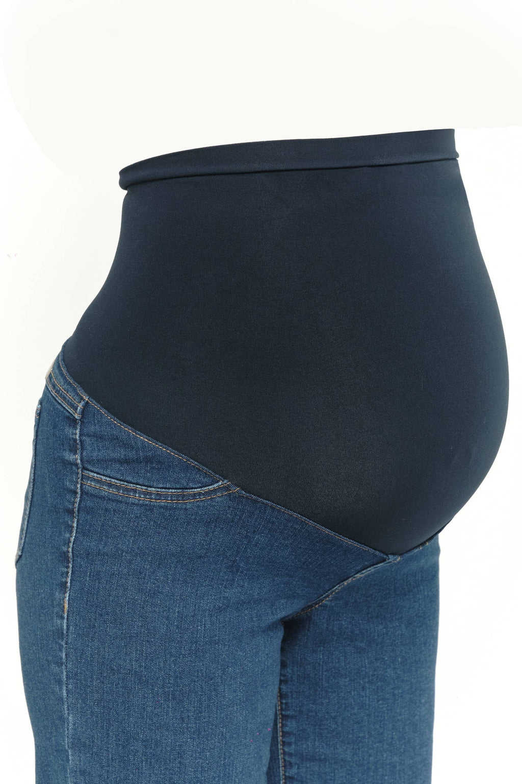 1822 DENIM Roll Cuff Straight Leg Jean in Levi
