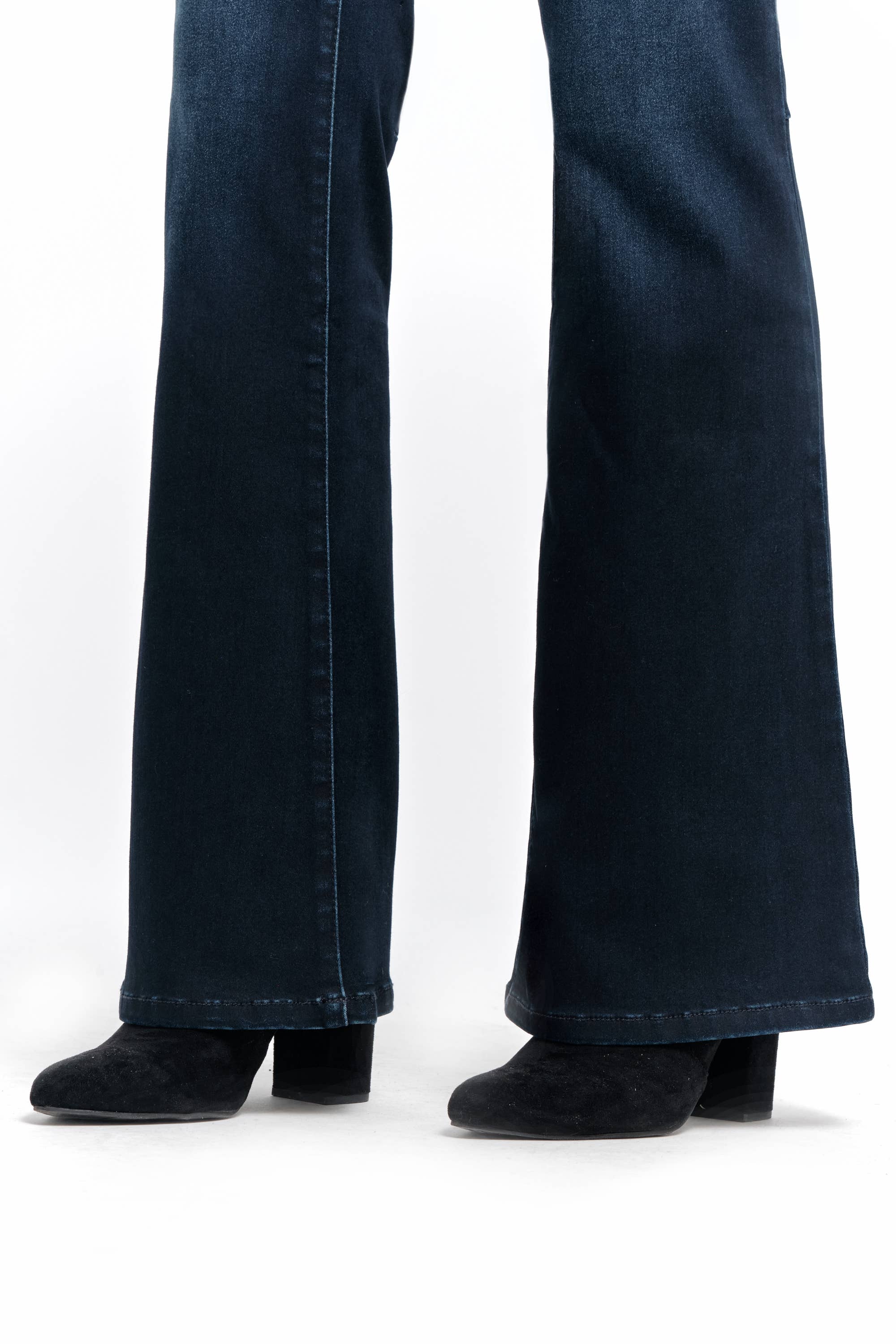 1822 DENIM 33" Better Butter Slim Boot Jean in Yanique